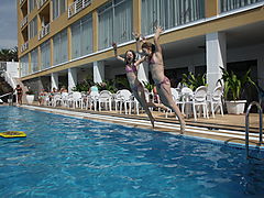 -1252_2_TenerifePoolFridaOliviaUdspring