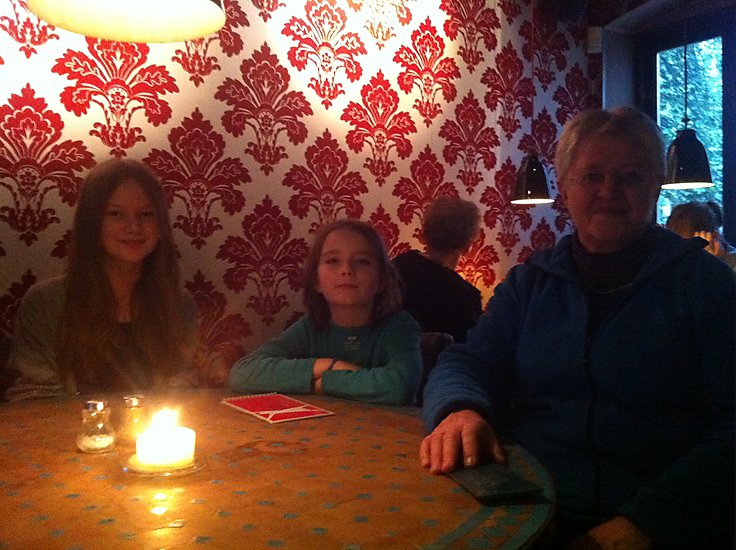 -1602_FridaSigurdToveCafeZiggy_TAUkendt