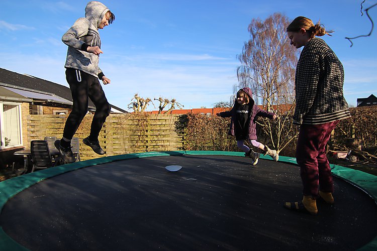 -1624_04_TrampolinIsAstaSigurdFrida
